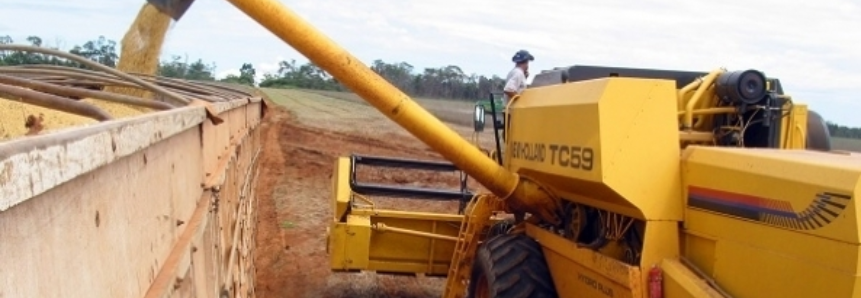 Colheita de soja atinge 71% de área cultivada em safra 2017/18