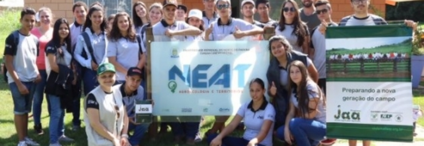 Alunos do JAA de Ribeirão do Pinhal visitam Estação Agroecológica Experimental