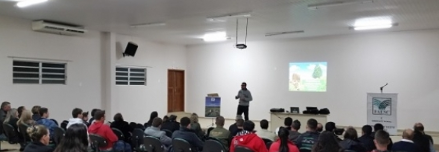 Produtores rurais de Armazém têm palestra sobre tristeza parasitária em bovinos leiteiros