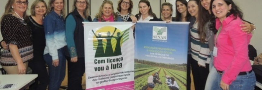 Reunião pedagógica do programa Com Licença Vou à Luta reúne instrutoras em Florianópolis