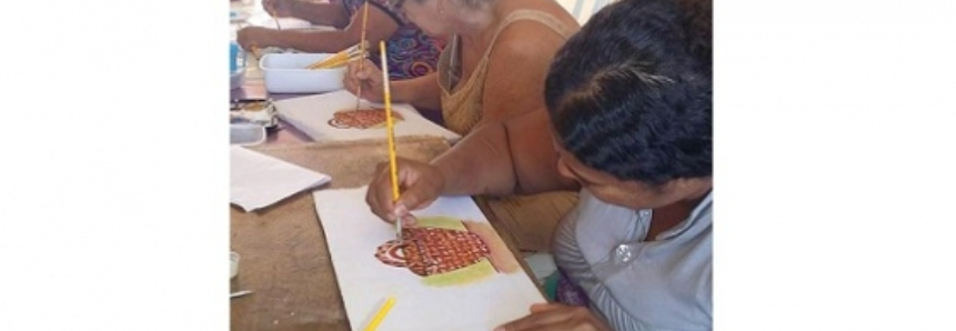 Curso do SENAR Minas certifica mulheres em pintura de tecidos