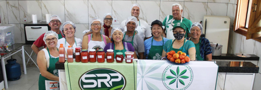 Curso de processamento caseiro de tomate incentiva alimentação saudável