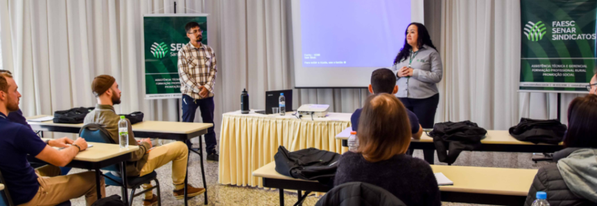 Técnicos do Senar/SC aperfeiçoam conhecimento nas áreas de apicultura e meliponicultura