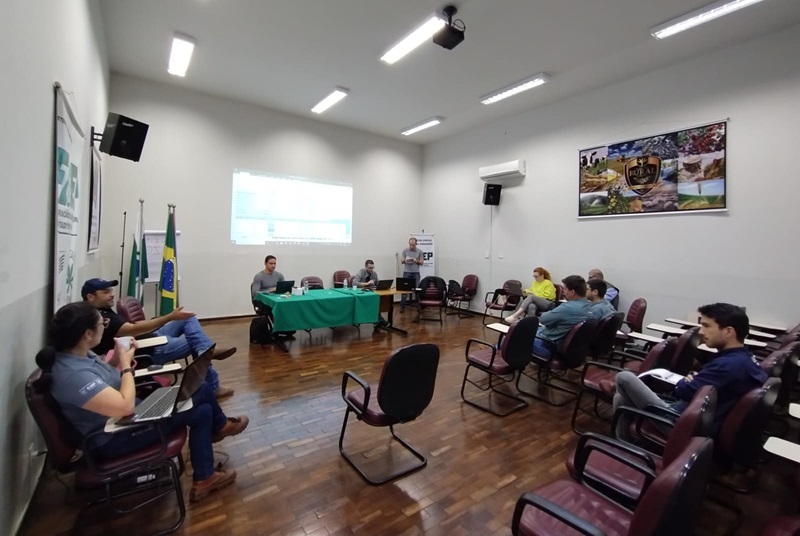 Reunião com produtores em Londrina.