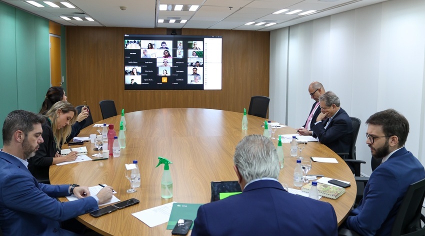 Reunião foi realizada no formato híbrido.