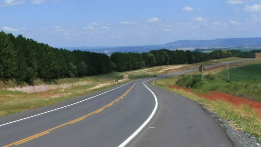 Plantio na faixa de domínio exige autorização prévia