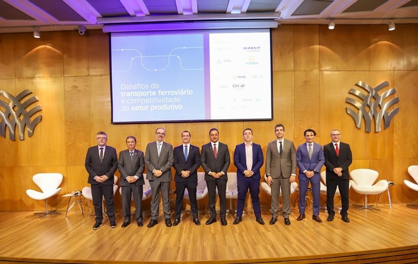 Participantes da abertura do seminário.